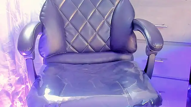 Snapshot of AliceStevens_ chatting on 11/28/25, 01:58 AliceStevens online show from 11/28/25, 01:58