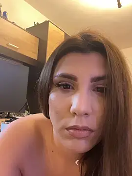 Snapshot of Natasha_Cameron22 chatting on 11/04/25, 10:53 Natasha Cameron22 online show from 11/04/25, 10:53