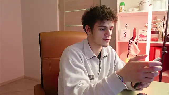 Brad Holloway online show from 12/04/25, 03:10