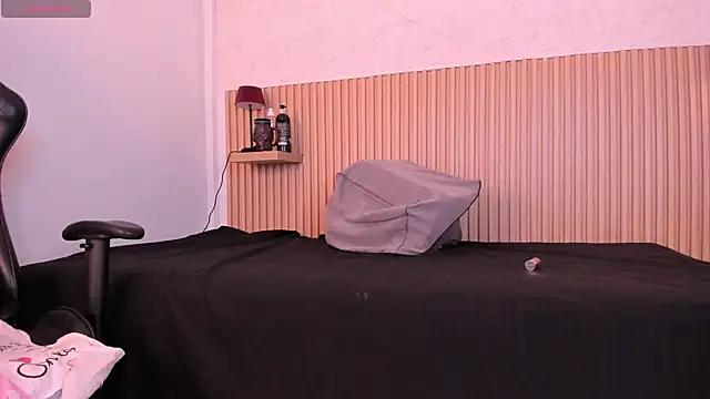 Snapshot of Layla_arabelle chatting on 07/01/26, 09:03 Layla arabelle online show from 07/01/26, 09:03