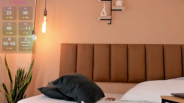 Snapshot of honeygray02 chatting on 12/05/25, 03:15 honeygray02 online show from 12/05/25, 03:15