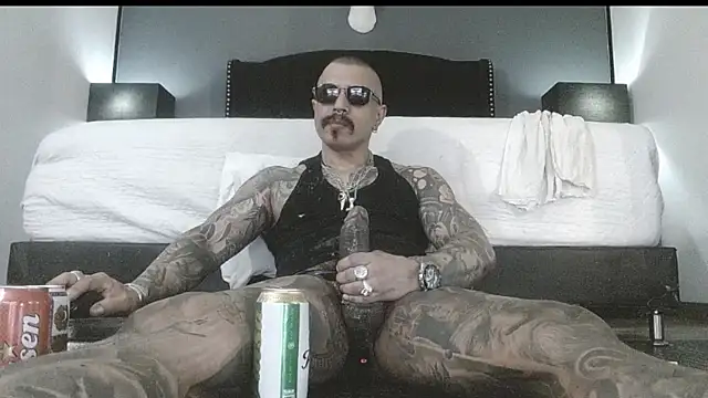 danilog515 online show from 10/23/25, 09:13