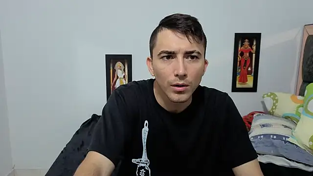 pareja curiosa19 online show from 11/25/25, 08:20