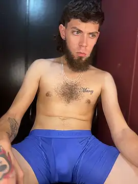 Snapshot of bwcizThrobbing chatting on 12/03/25, 03:32 bwcizThrobbing online show from 12/03/25, 03:32