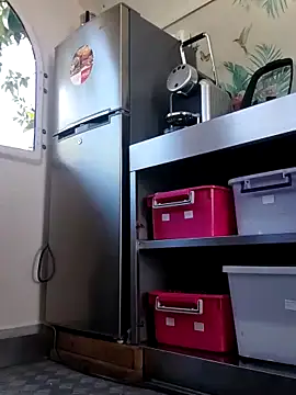 emiliemilf online show from 03/11/26, 09:10