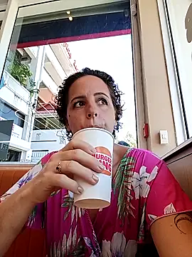 emiliemilf online show from 04/07/26, 07:47