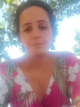 Snapshot of emiliemilf chatting on 04/30/26, 11:42 emiliemilf online show from 04/30/26, 11:42