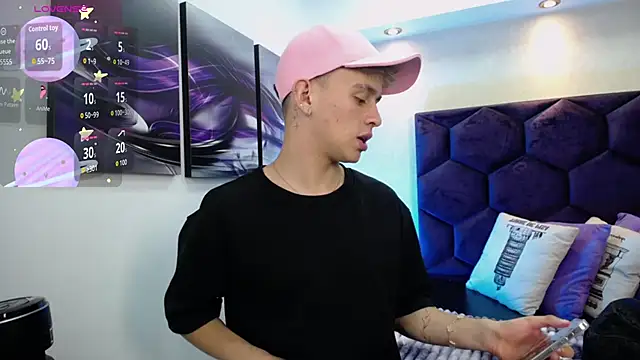 Snapshot of LiamWildx20 chatting on 09/10/25, 04:45 LiamWildx20 online show from 09/10/25, 04:45