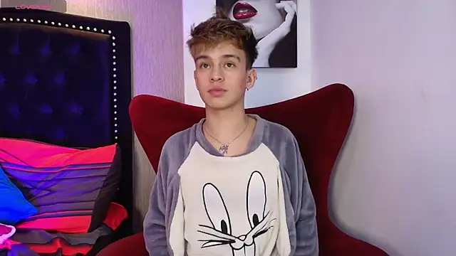 Snapshot of LiamWildx20 chatting on 09/19/25, 04:47 LiamWildx20 online show from 09/19/25, 04:47