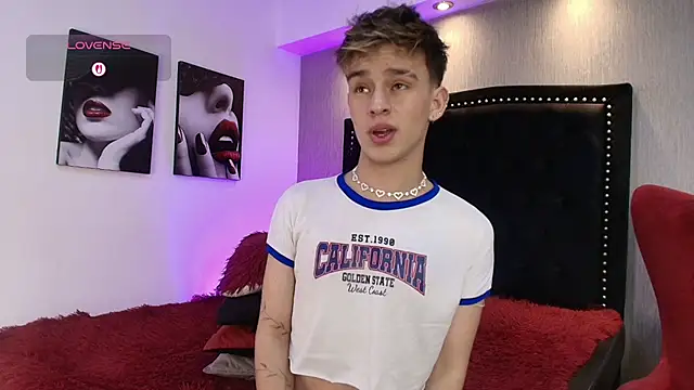 Snapshot of LiamWildx20 chatting on 11/21/25, 05:06 LiamWildx20 online show from 11/21/25, 05:06