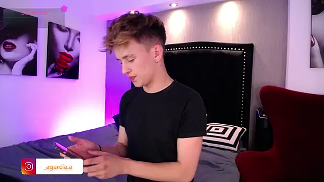 Snapshot of LiamWildx20 chatting on 02/11/26, 05:01 LiamWildx20 online show from 02/11/26, 05:01