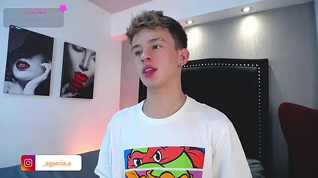 Snapshot of LiamWildx20 chatting on 02/14/26, 04:42 LiamWildx20 online show from 02/14/26, 04:42