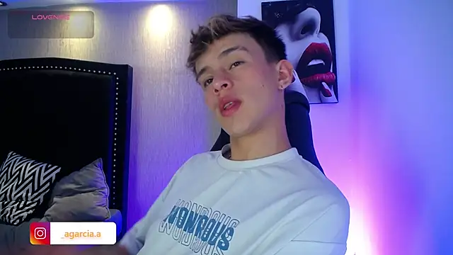 LiamWildx20 online show from 04/04/26, 05:27