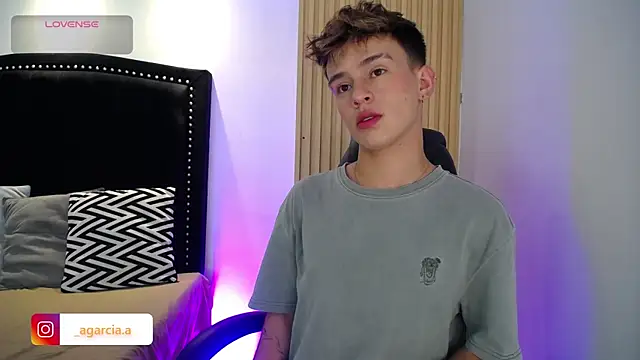 LiamWildx20 online show from 04/16/26, 04:35