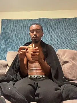 Snapshot of 9blk chatting on 11/17/25, 12:00 9blk online show from 11/17/25, 12:00