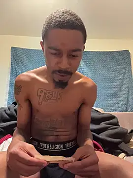 Snapshot of 9blk chatting on 11/23/25, 08:47 9blk online show from 11/23/25, 08:47