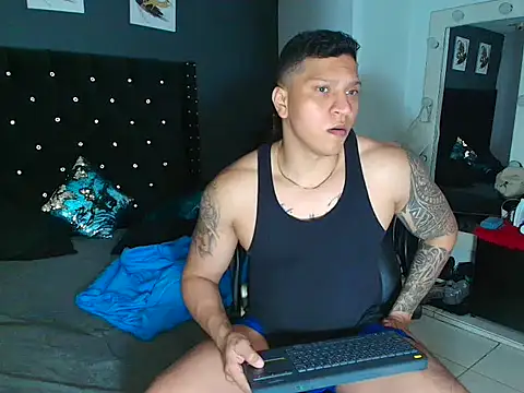 Snapshot of ethan_dalton_ chatting on 10/22/25, 03:29 ethan dalton  online show from 10/22/25, 03:29