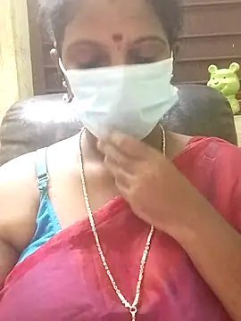 poojaa-rani online show from 10/18/25, 05:03