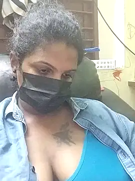 poojaa-rani online show from 10/31/25, 05:14