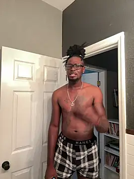 Snapshot of intertwine2025 chatting on 03/19/25, 08:00 intertwine2025 online show from 03/19/25, 08:00