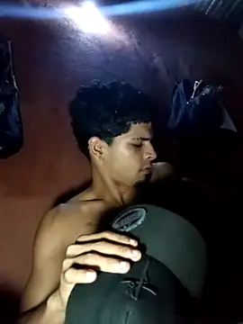 Snapshot of 317894 chatting on 11/13/25, 02:21 317894 online show from 11/13/25, 02:21