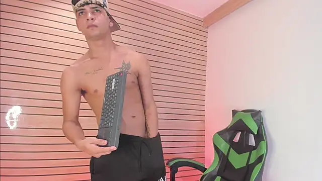 317894 online show from 04/15/26, 11:06