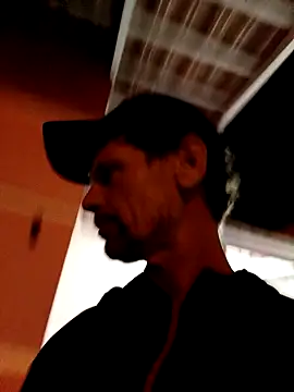 Snapshot of Dglo0000 chatting on 09/13/25, 02:22 Dglo0000 online show from 09/13/25, 02:22