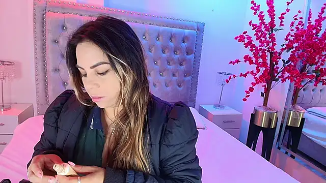 Snapshot of Lia_adamsss chatting on 11/05/25, 03:17 Lia adamsss online show from 11/05/25, 03:17