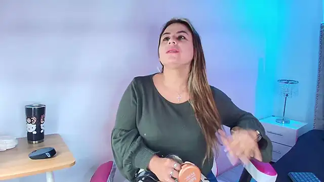 Snapshot of Lia_adamsss chatting on 01/11/26, 03:44 Lia adamsss online show from 01/11/26, 03:44