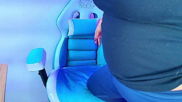 Snapshot of Lia_adamsss chatting on 02/14/26, 03:47 Lia adamsss online show from 02/14/26, 03:47