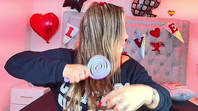 Snapshot of Lia_adamsss chatting on 02/17/26, 03:25 Lia adamsss online show from 02/17/26, 03:25