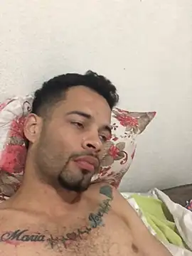 Snapshot of HenriquePhn chatting on 06/02/26, 10:28 HenriquePhn online show from 06/02/26, 10:28