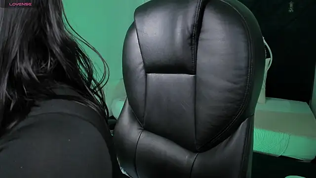 Snapshot of abby_roux chatting on 10/31/25, 03:07 abby roux online show from 10/31/25, 03:07