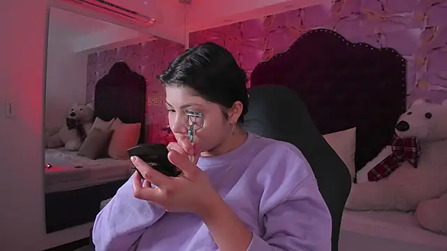 Snapshot of abby_roux chatting on 11/08/25, 03:50 abby roux online show from 11/08/25, 03:50