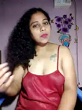 Snapshot of JENNIFERtamil chatting on 12/15/25, 08:57 JENNIFERtamil online show from 12/15/25, 08:57