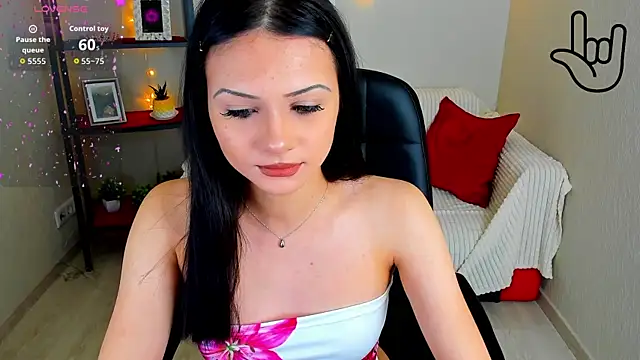 Kitti   online show from 10/30/25, 01:29