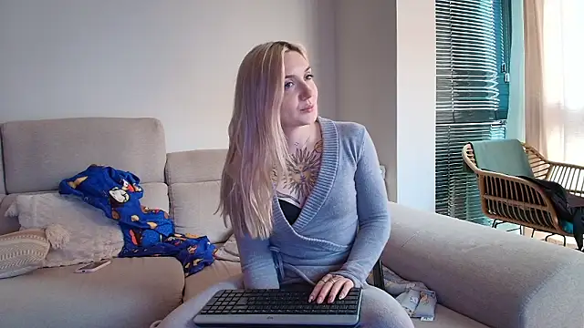 tattoobbgirl online show from 03/03/26, 04:46