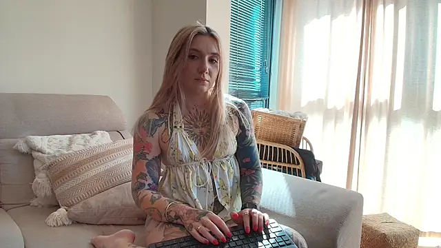 tattoobbgirl online show from 04/28/26, 03:28