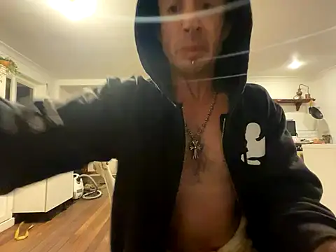 Snapshot of mastertittiefkr chatting on 11/06/25, 10:49 mastertittiefkr online show from 11/06/25, 10:49