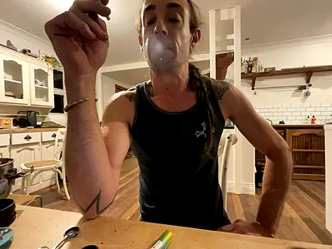 Snapshot of mastertittiefkr chatting on 11/18/25, 10:09 mastertittiefkr online show from 11/18/25, 10:09