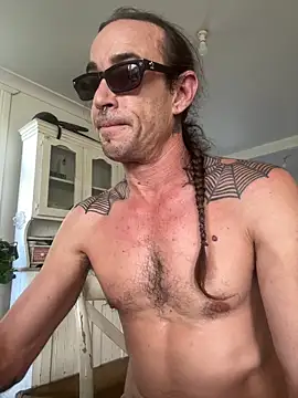 Snapshot of mastertittiefkr chatting on 11/25/25, 06:24 mastertittiefkr online show from 11/25/25, 06:24