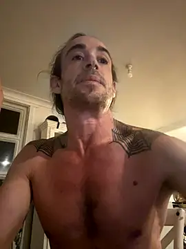 Snapshot of mastertittiefkr chatting on 12/02/25, 11:04 mastertittiefkr online show from 12/02/25, 11:04