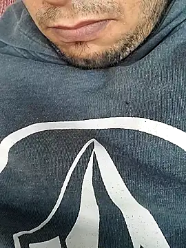 Snapshot of Hotbooy chatting on 11/14/25, 12:15 Hotbooy online show from 11/14/25, 12:15