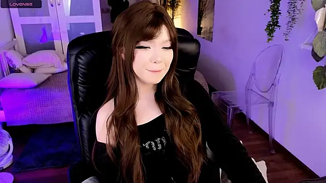 Snapshot of maddymystie chatting on 04/26/26, 01:53 maddymystie online show from 04/26/26, 01:53
