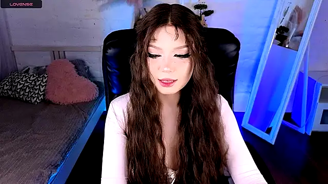 Snapshot of maddymystie chatting on 05/21/26, 02:02 maddymystie online show from 05/21/26, 02:02