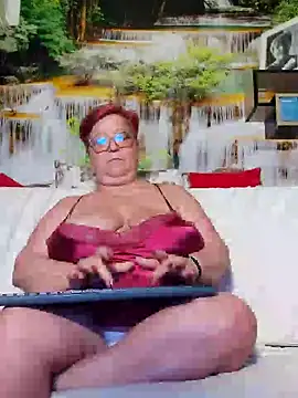 Snapshot of QueenPammy1 chatting on 01/31/25, 04:17 QueenPammy1 online show from 01/31/25, 04:17