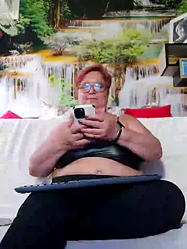 Snapshot of QueenPammy1 chatting on 02/04/25, 11:49 QueenPammy1 online show from 02/04/25, 11:49