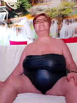 Snapshot of QueenPammy1 chatting on 02/13/25, 11:28 QueenPammy1 online show from 02/13/25, 11:28