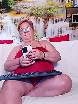 Snapshot of QueenPammy1 chatting on 02/15/25, 01:05 QueenPammy1 online show from 02/15/25, 01:05