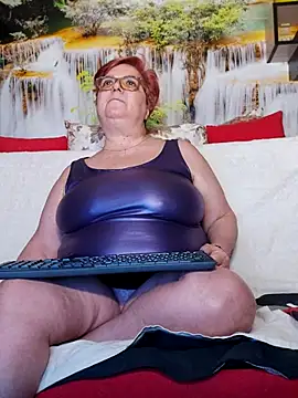 Snapshot of QueenPammy1 chatting on 02/20/25, 03:41 QueenPammy1 online show from 02/20/25, 03:41